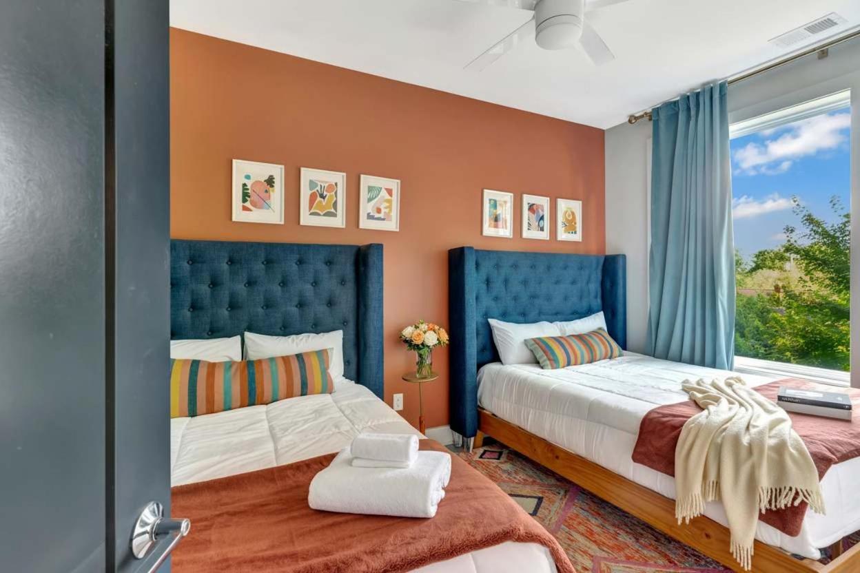 Holiday home Rooftop Deck 2 Car Garage Near Downtown