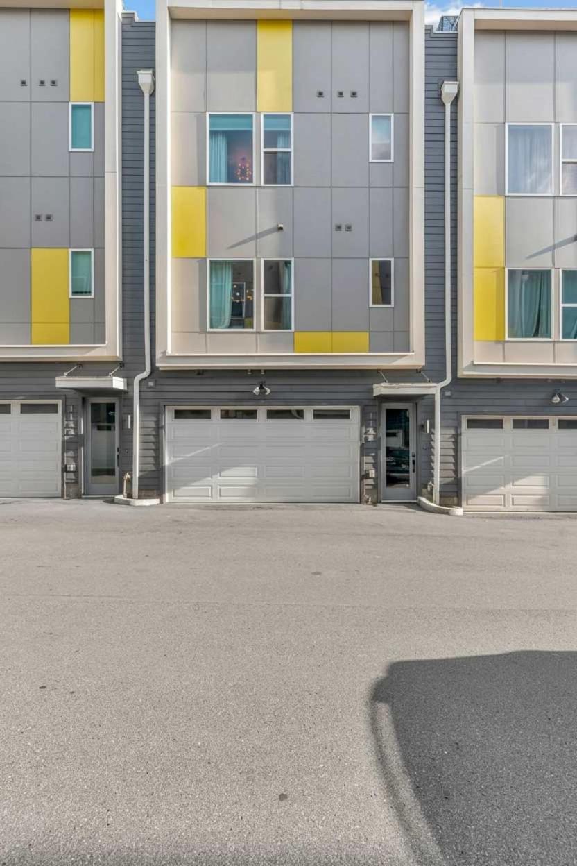 Rooftop Deck 2 Car Garage Near Downtown