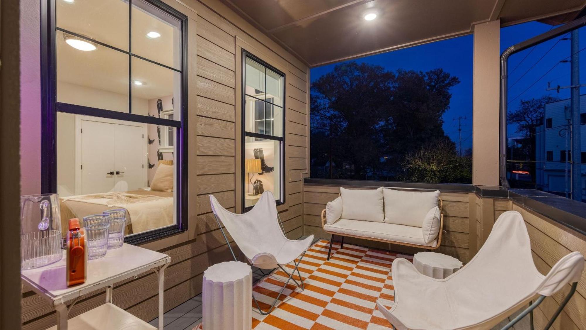 Stunning New Build In East Nash Minutes To Broadway The Stage By Avantstay Nashville