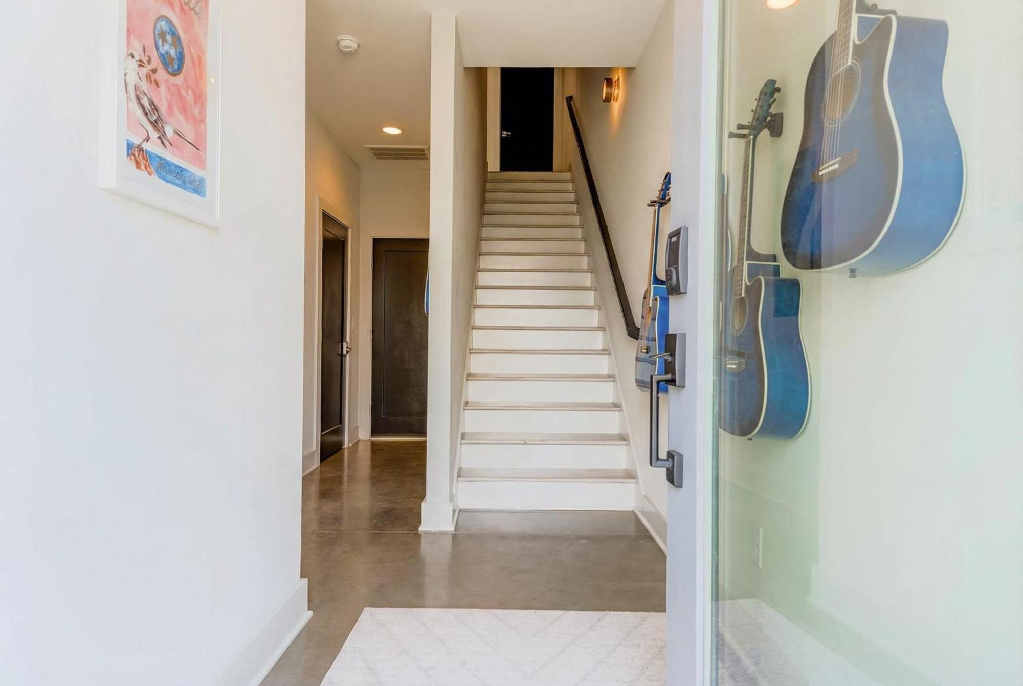 Rooftop Deck Grill Ping Pong Near Downtown Holiday home