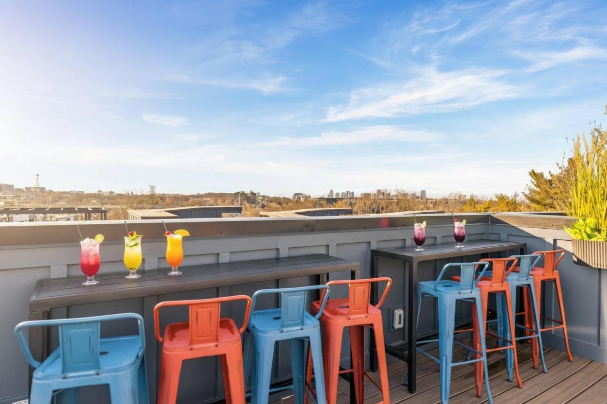 Hot Tub Poker Pool Table & Rooftop Mls View Holiday home Nashville