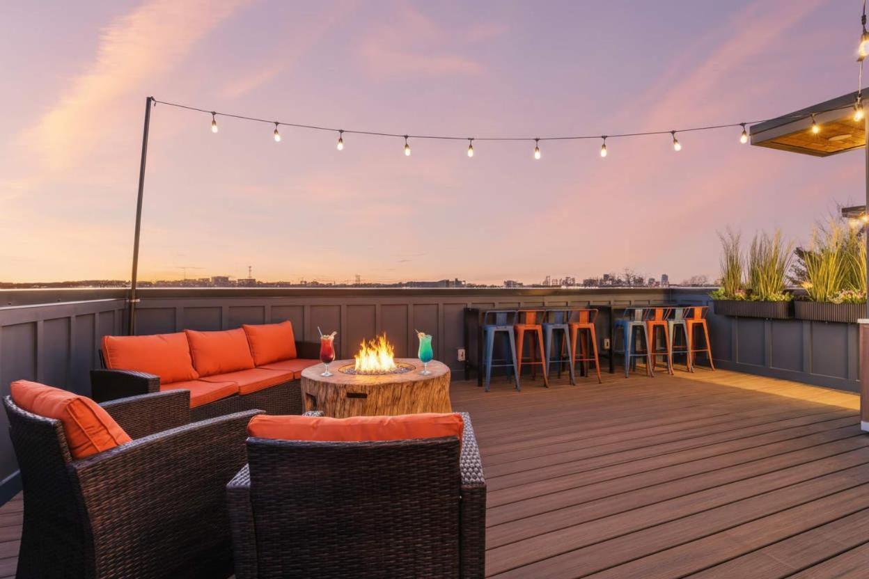 Holiday home Hot Tub Poker Pool Table & Rooftop Mls View Nashville