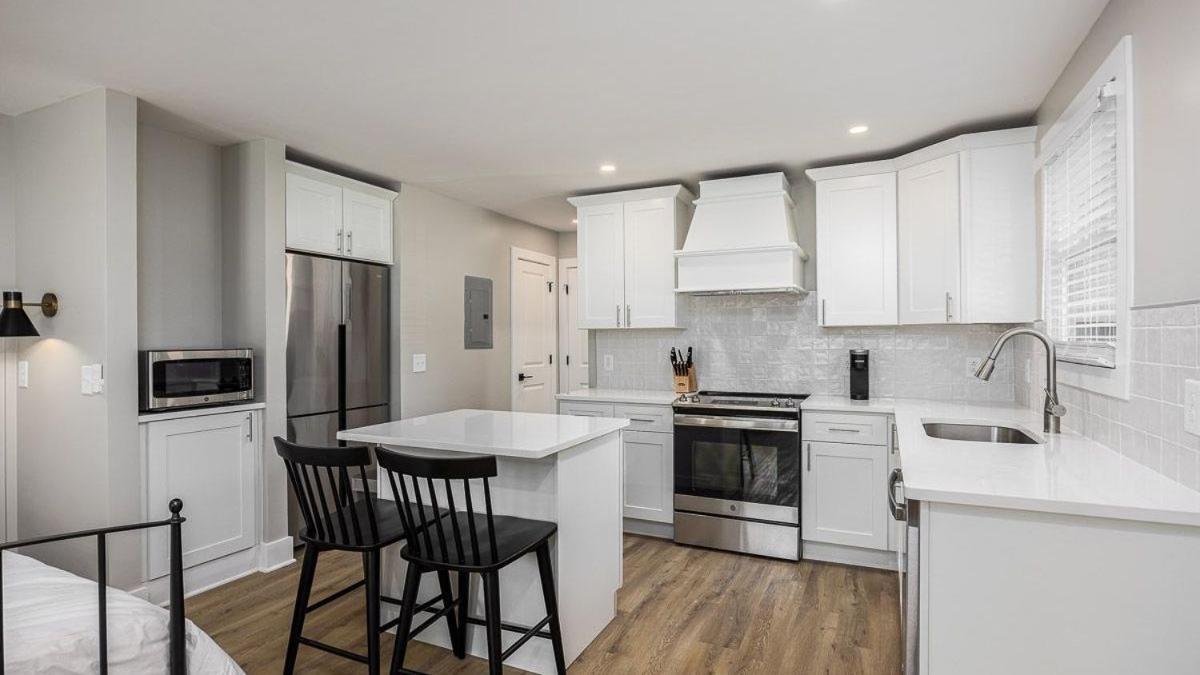 The Nomad 4 Buyout 16 Guests In Hillsboro Apartment Nashville