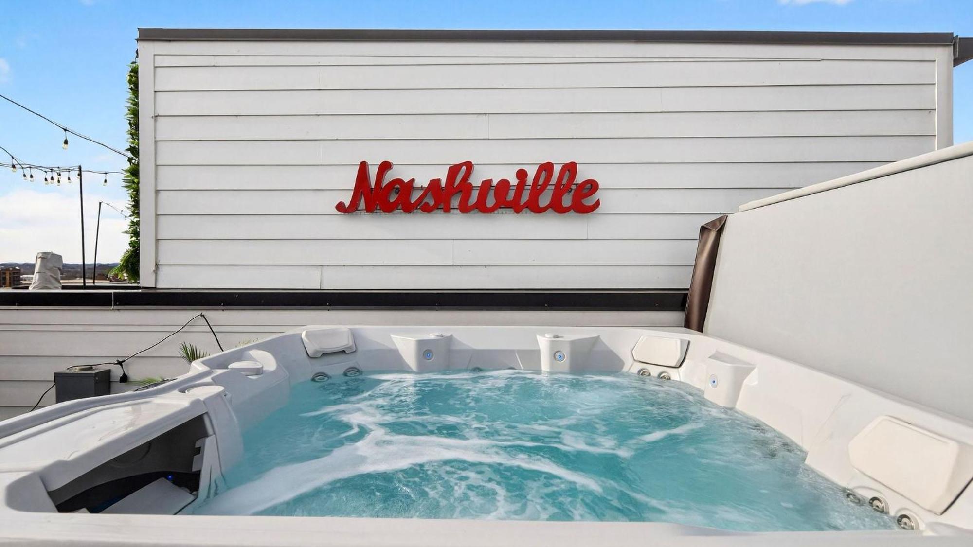 Dixieland Delight By Avantstay Rooftop Hot Tub Games Views Near Broadway Holiday home *