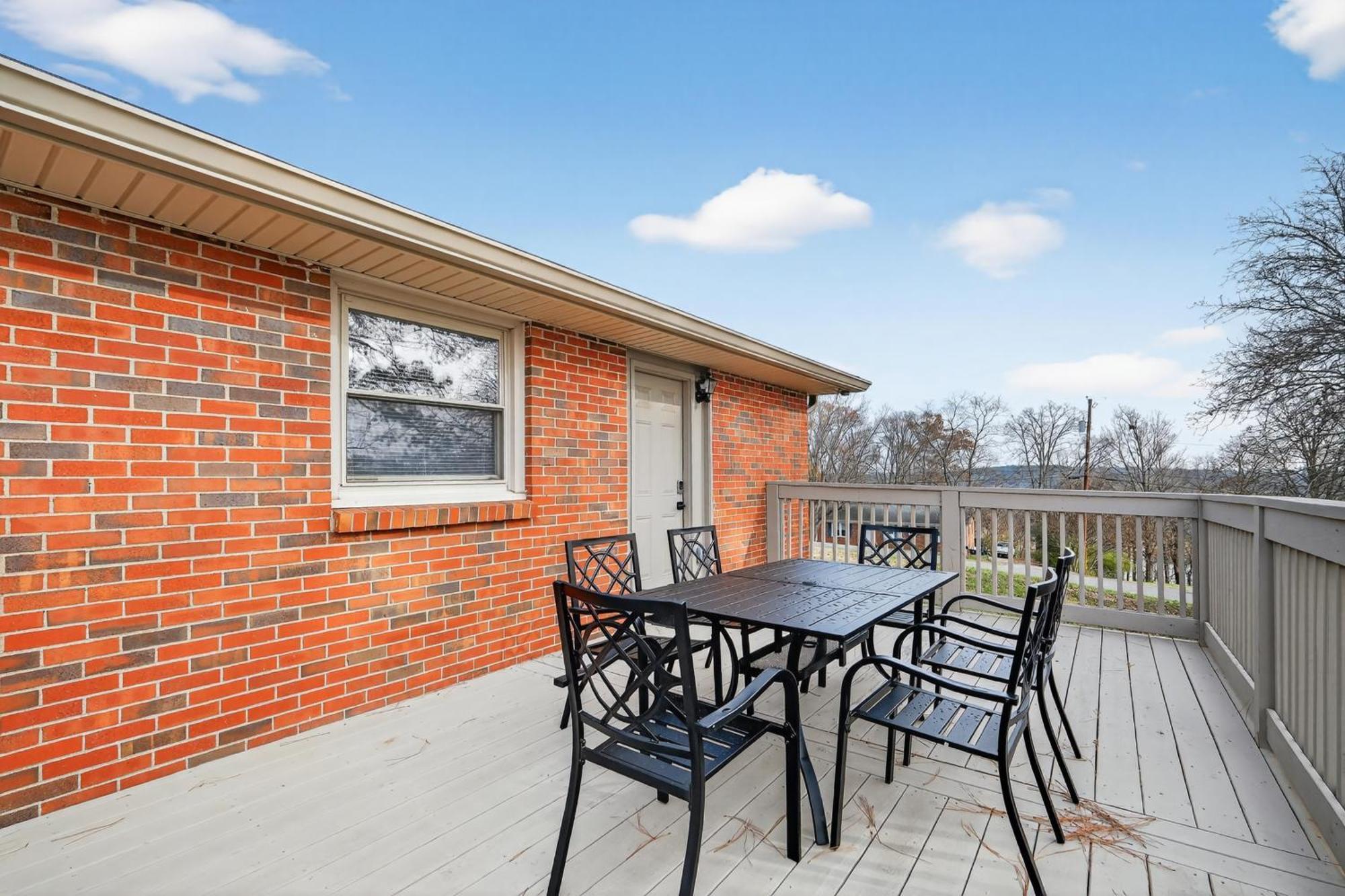 Quiet Retreat Near Opryland & Airport