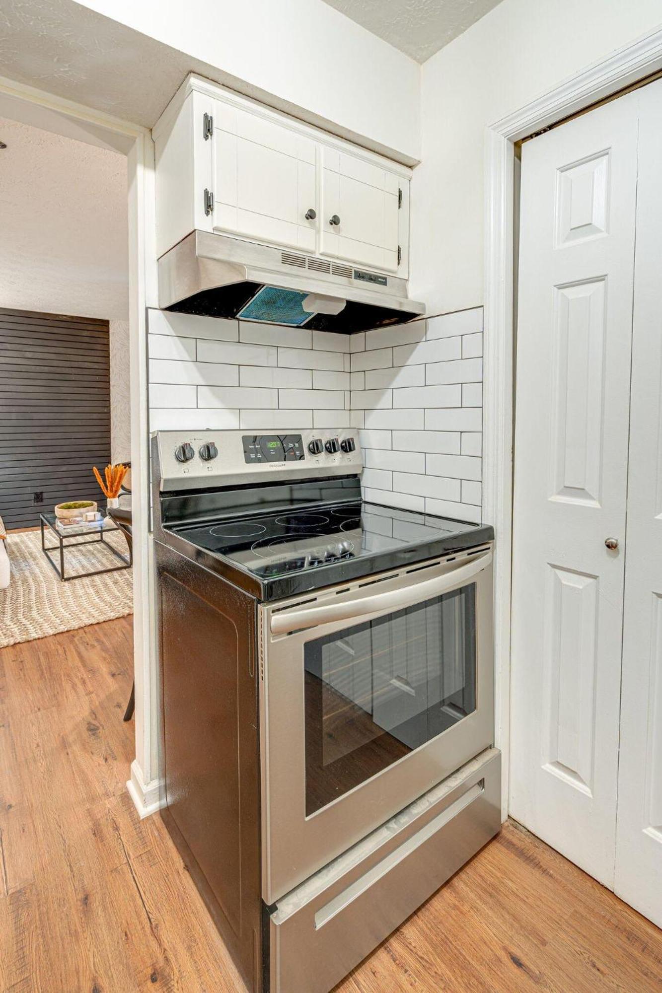 Holiday home Boho West - West End - 3 Mins To Broadway *