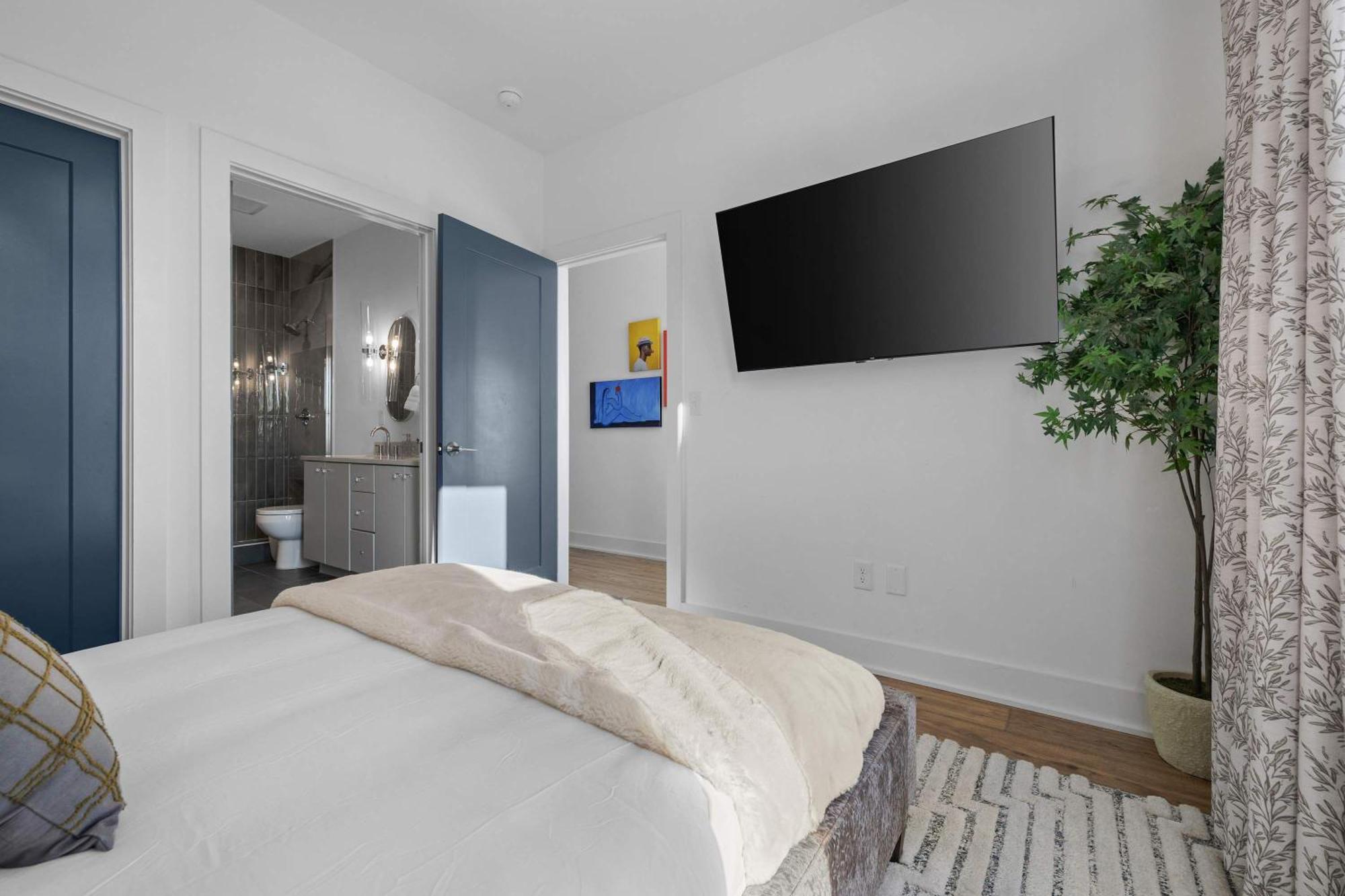 Hot Tub Hang Grill Parking Views Of Downtown *