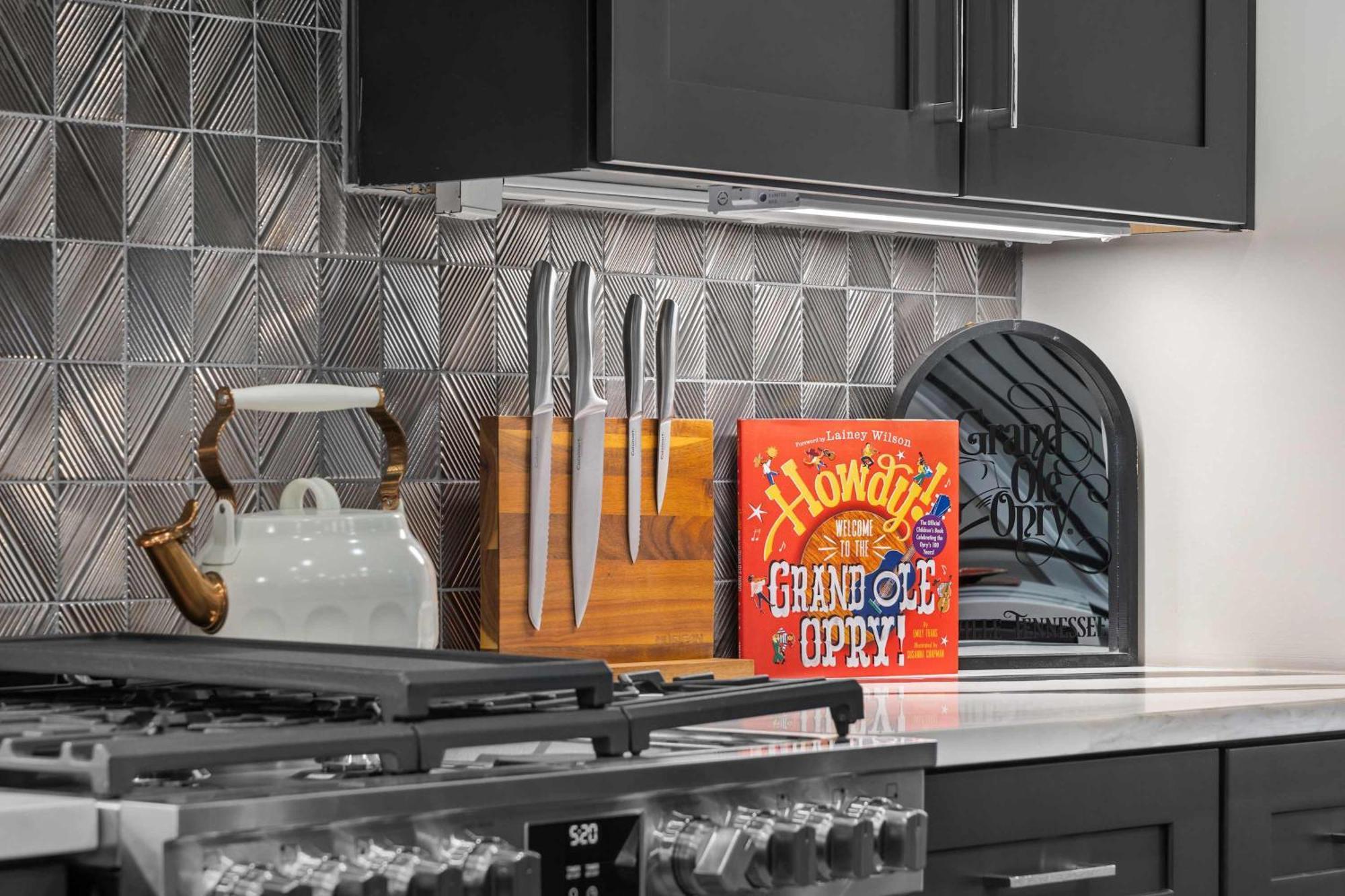 Grand Ole Opry At The Aloras Deck Karaoke Holiday home