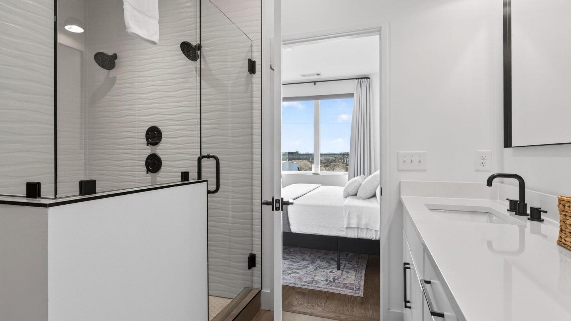 Holiday home Dixieland Delight By Avantstay Rooftop Hot Tub Games Views Near Broadway