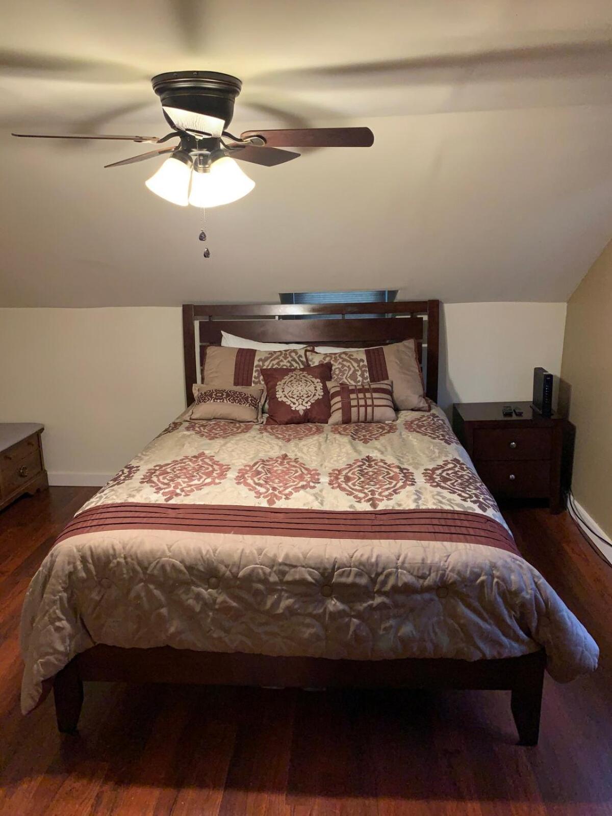 Away From Mlnutes! To Broadway & Stadium