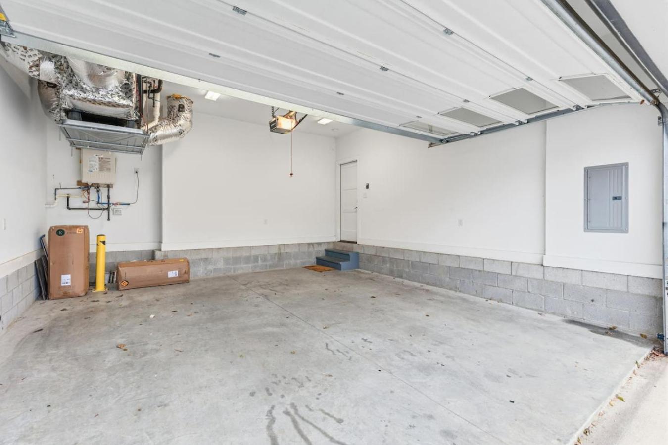 View Only 1 Mile To Downtown With Garage And Rooftop Nashville