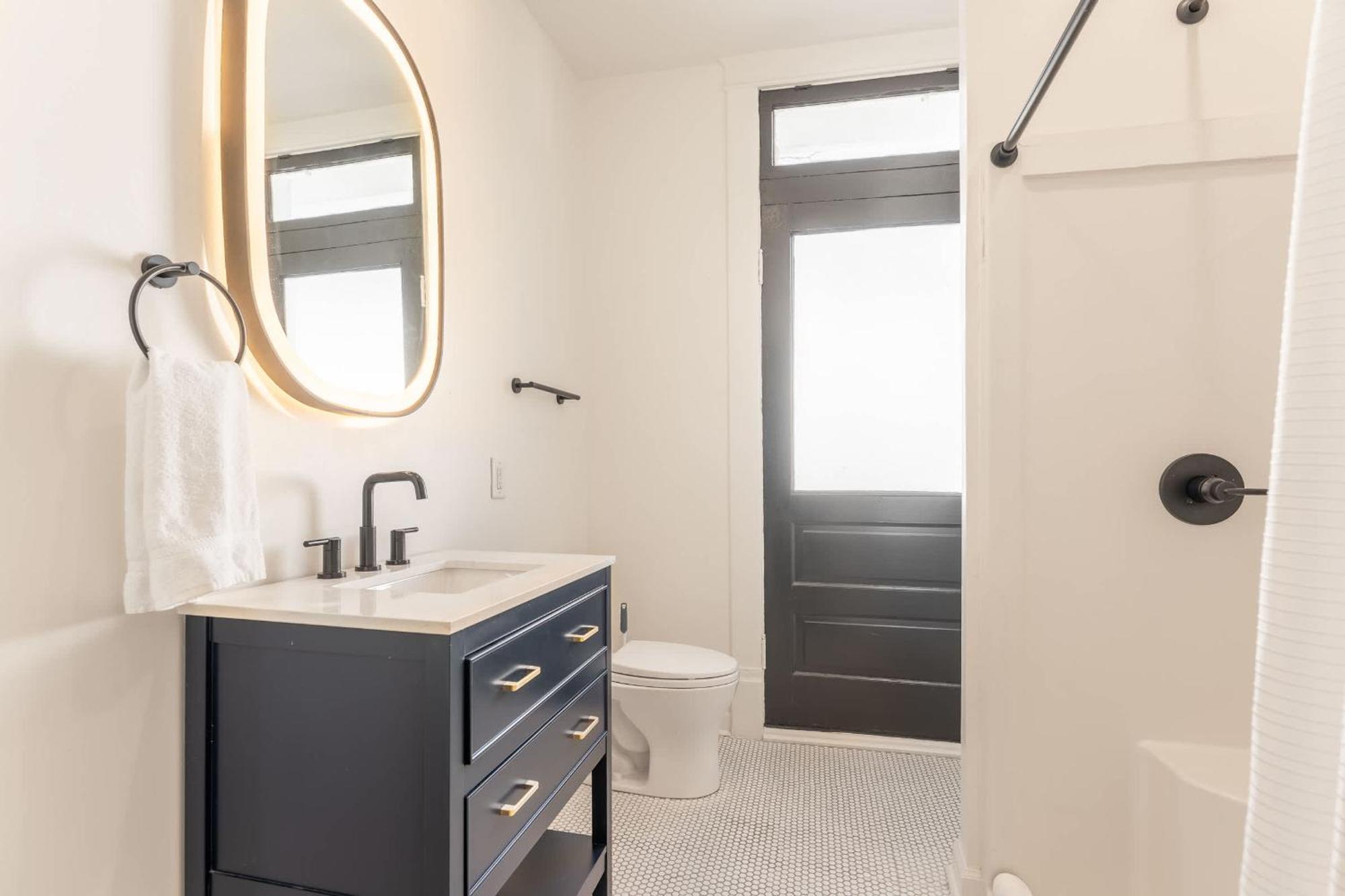Holiday home Notes Of Southern Charm - Walkable To Food & Shops *