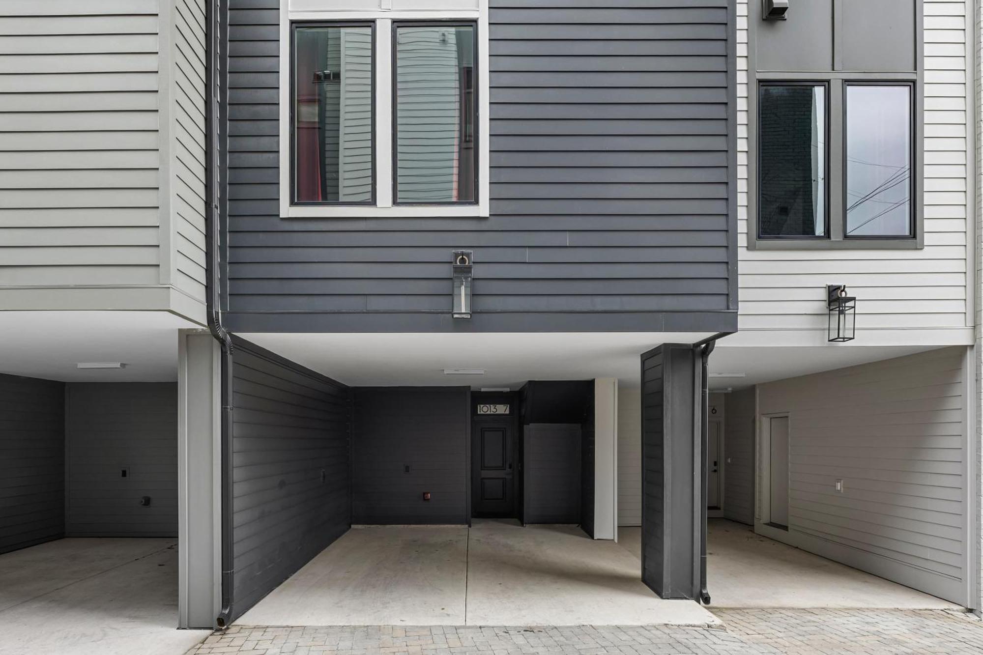 Grand Ole Opry At The Aloras Deck Karaoke * Nashville