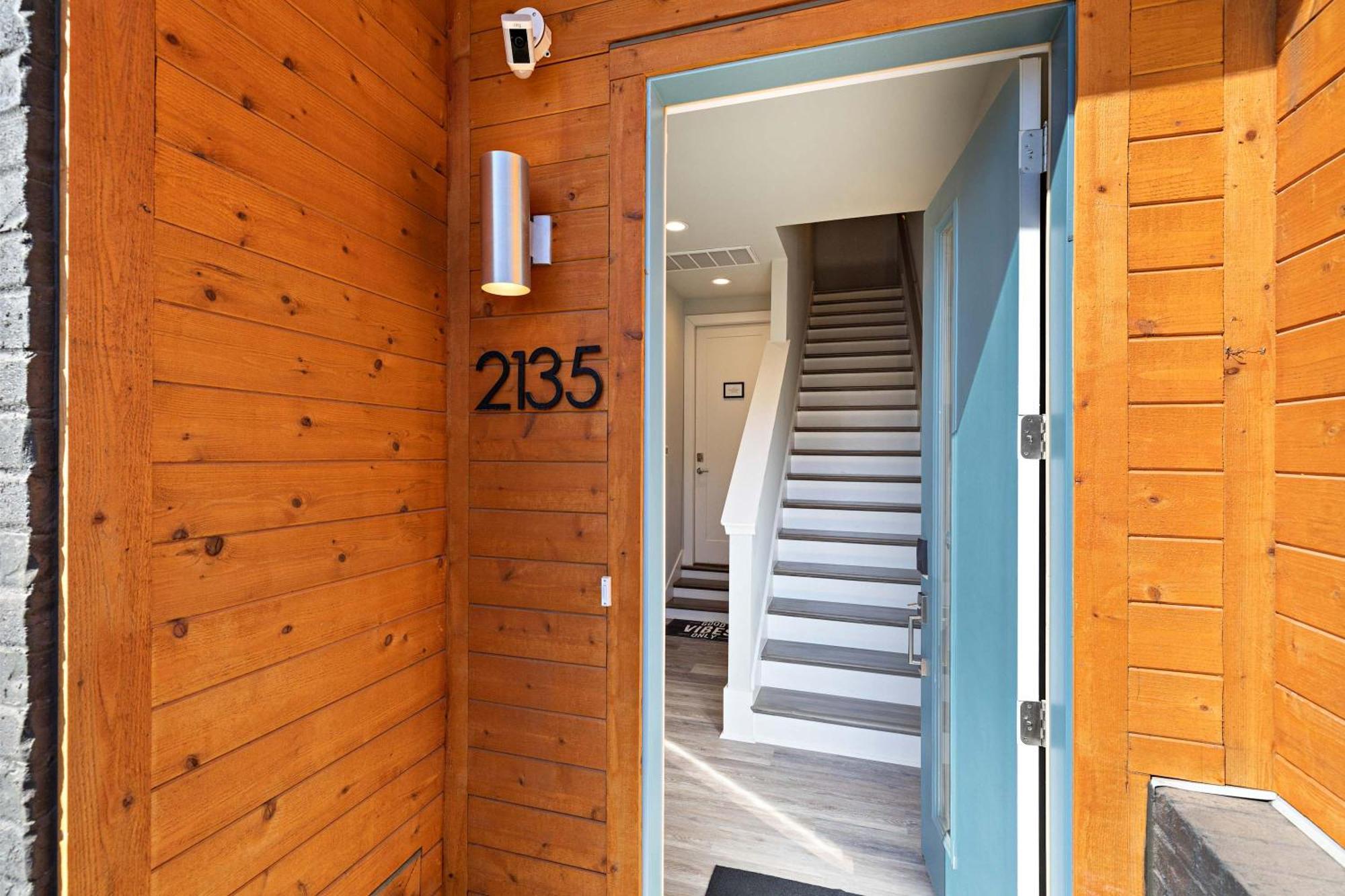 Holiday home Private With Rooftop Game Near Downtown *