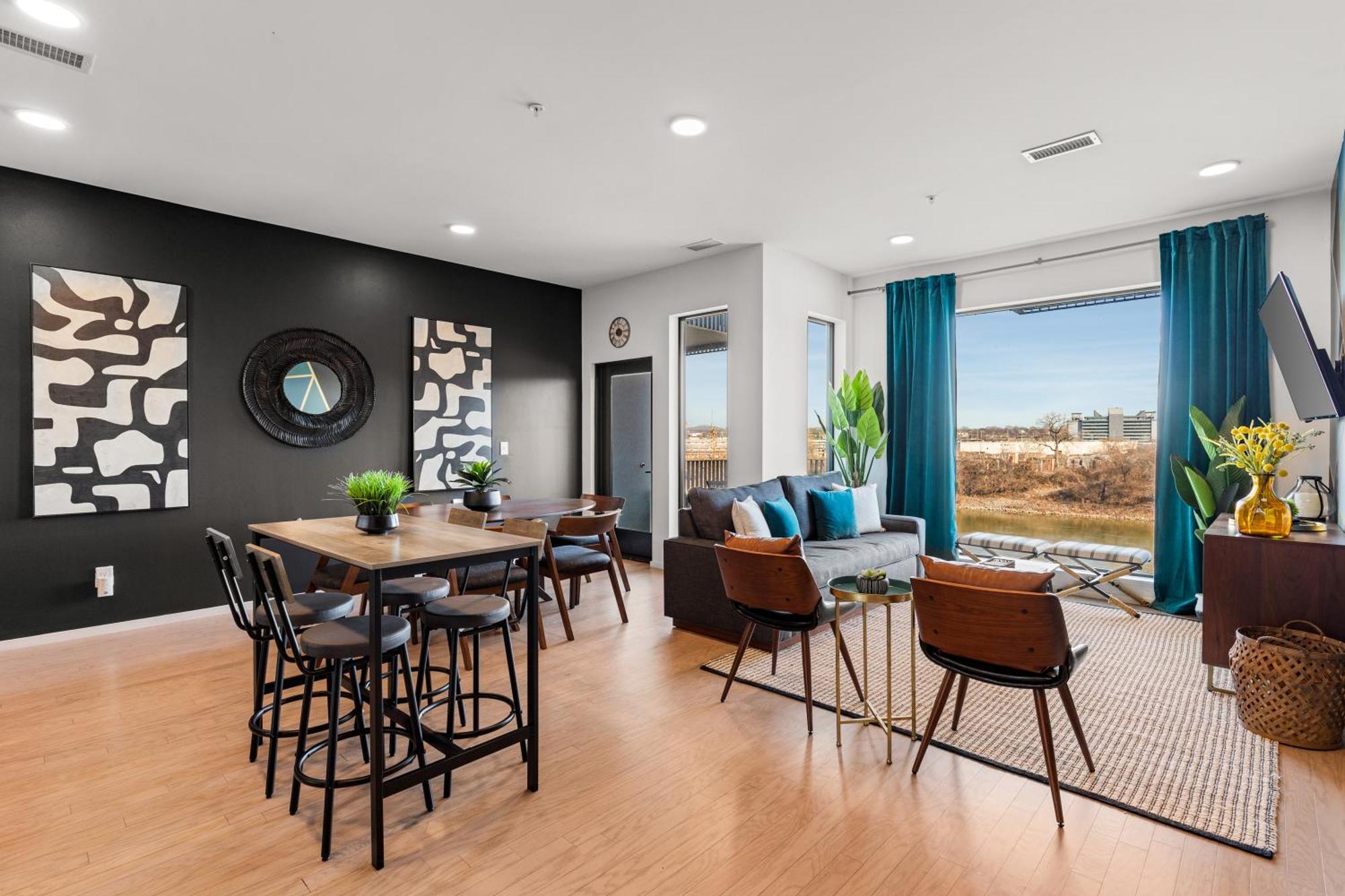 Upscale Riverview With Garage Walk To Downtown Nashville