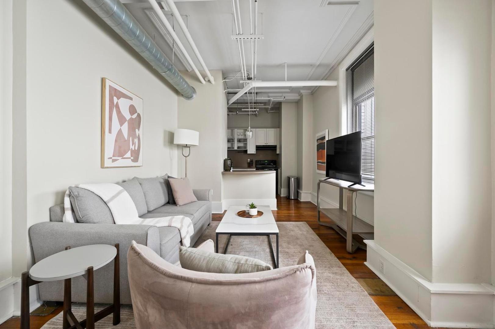 Landing Spectacular 2bd Gym Nashville