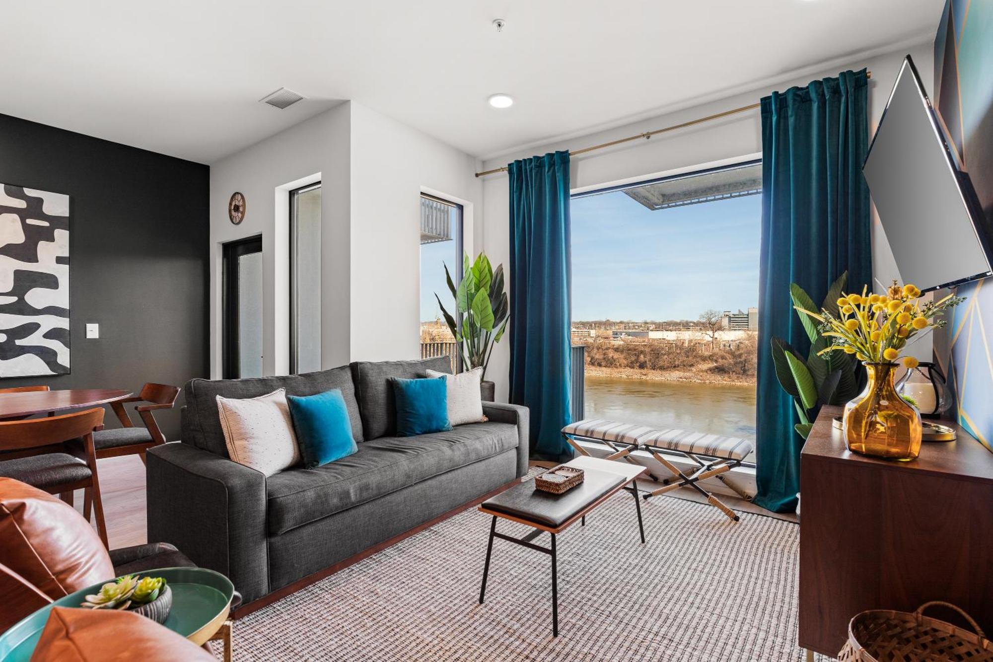 Upscale Riverview With Garage Walk To Downtown Nashville