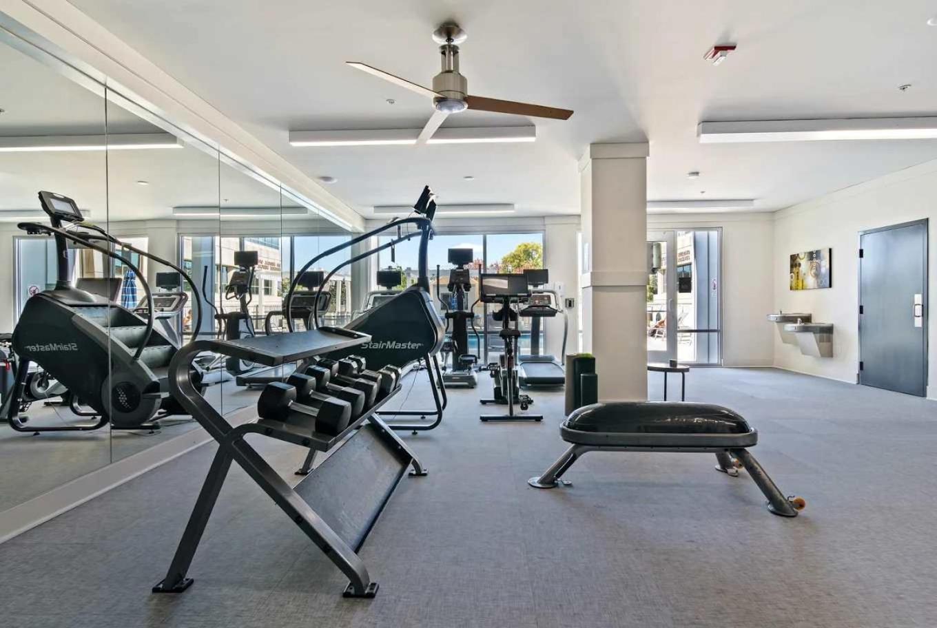 Boulevard Midtown 1br Pool Gym Parking 06 *