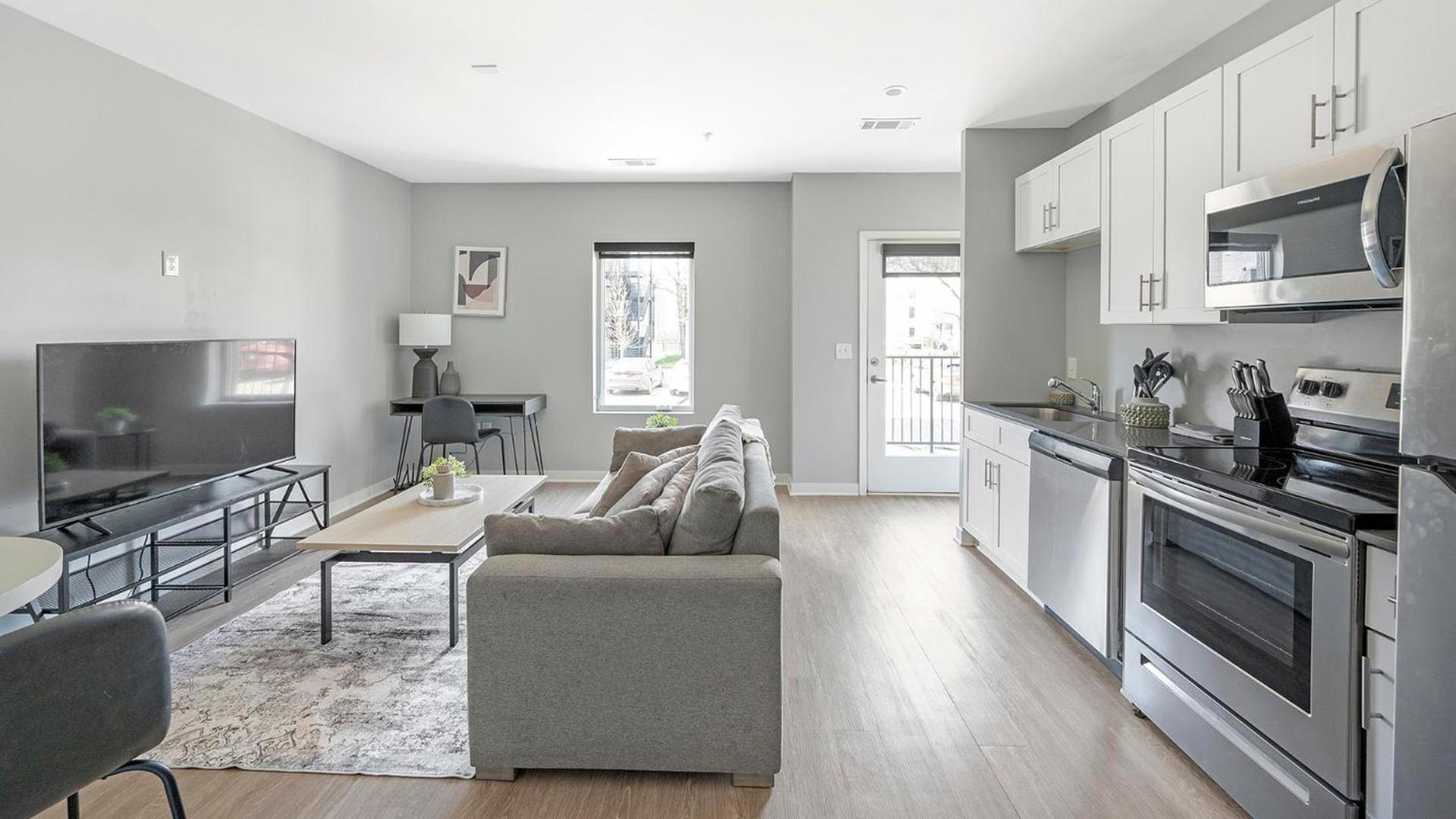 Landing Spectacular Studio Pool Clubhouse