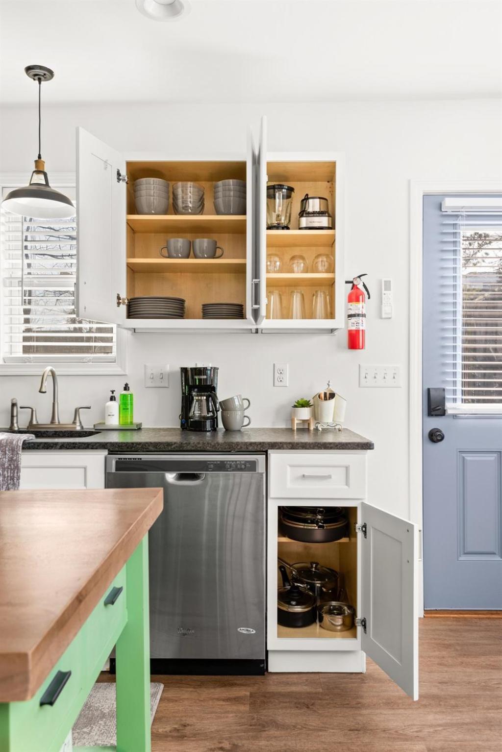 Holiday home Private With Fenced Yard In Walkable East