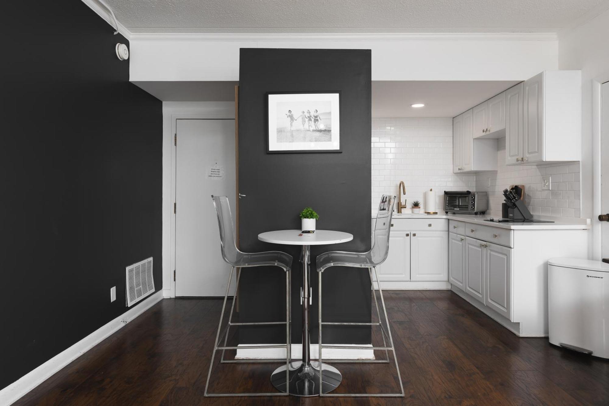 To The Stars On Music Row With Pool And Free Parking Nashville