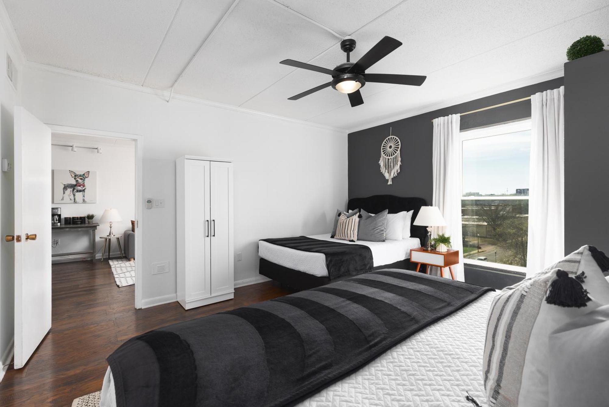 To The Stars On Music Row With Pool And Free Parking Holiday home