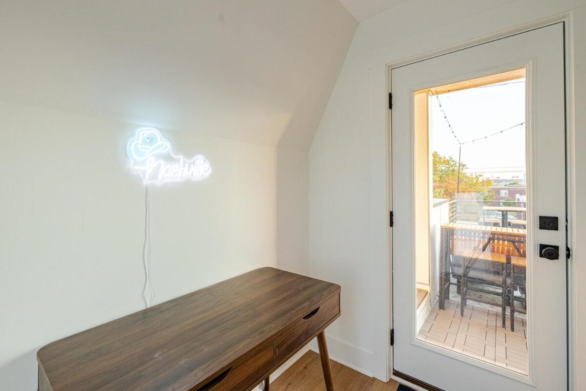 Holiday home Rooftop Retreat & Skyline Views *