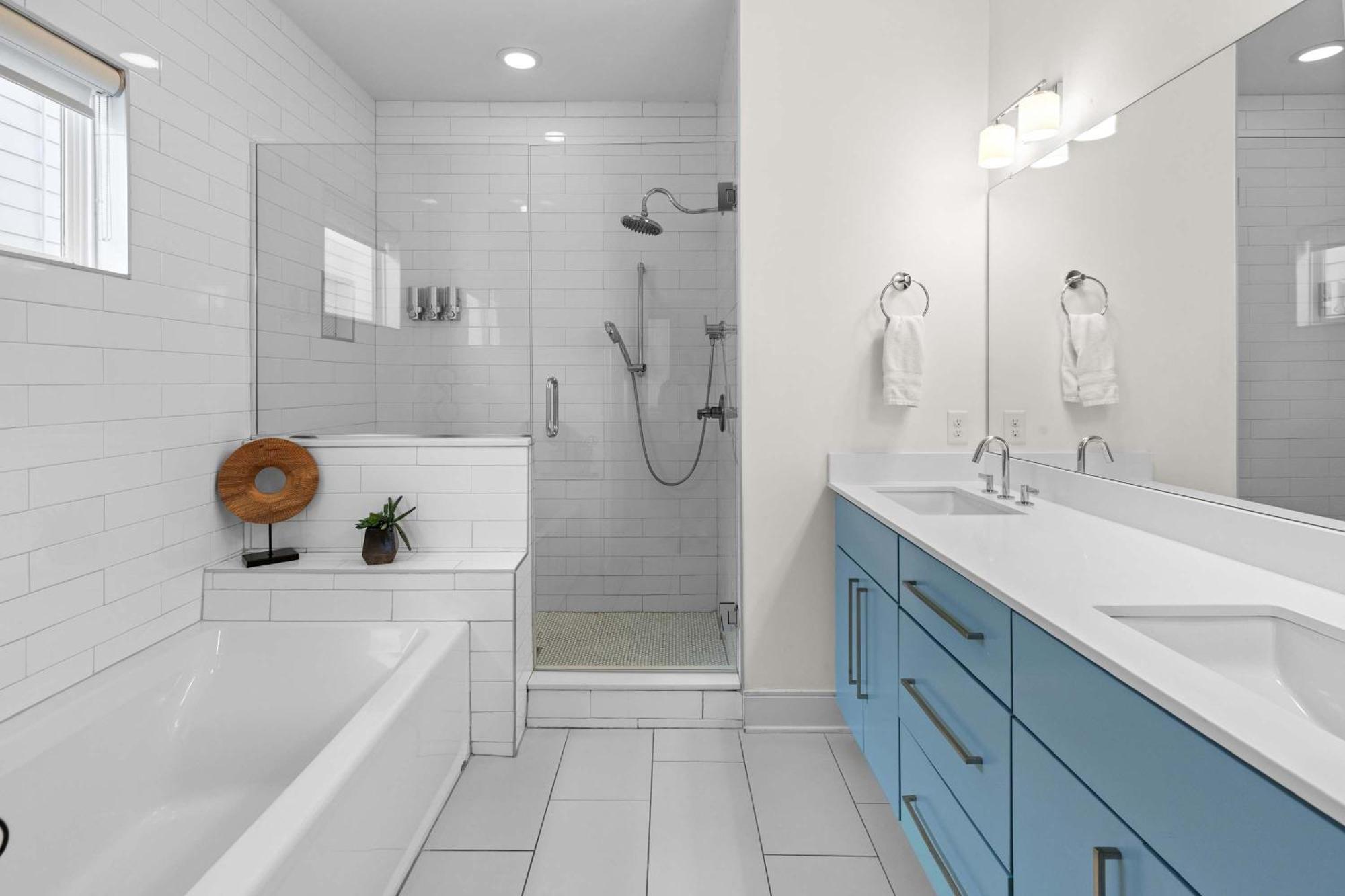 With Stunning Rooftop Views * Nashville
