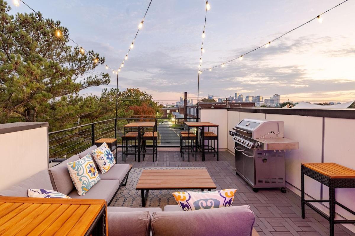Holiday home Rooftop Retreat & Skyline Views *