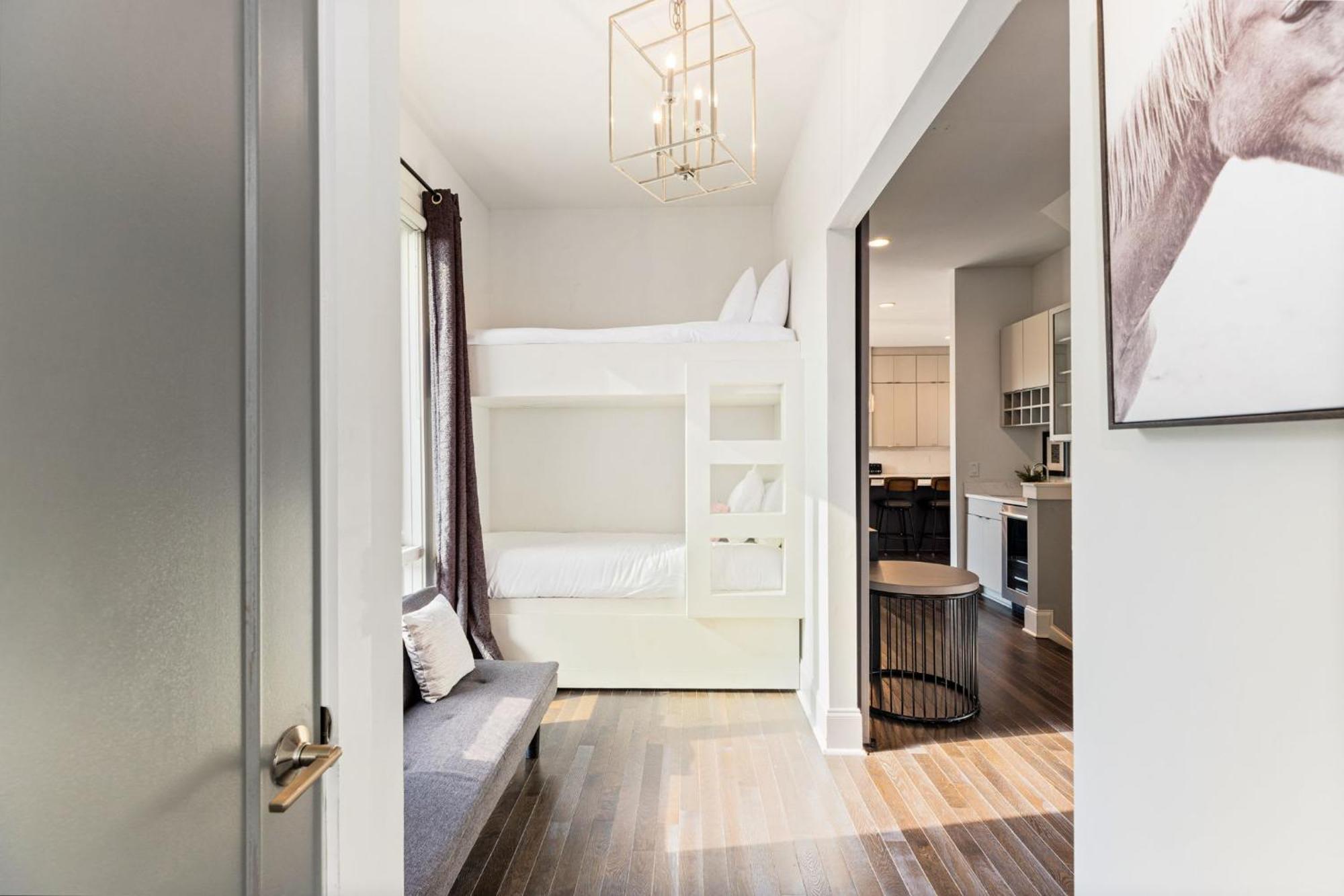 Argyle Rooftop Retreat *