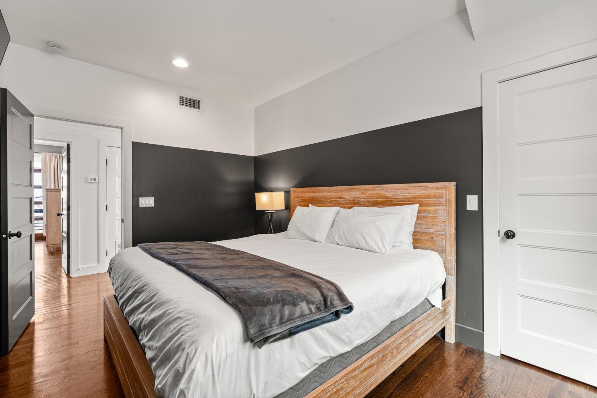 Holiday home Downtown Views With Rooftop Golf Grill And Firepit Only 8min To Broadway Nashville