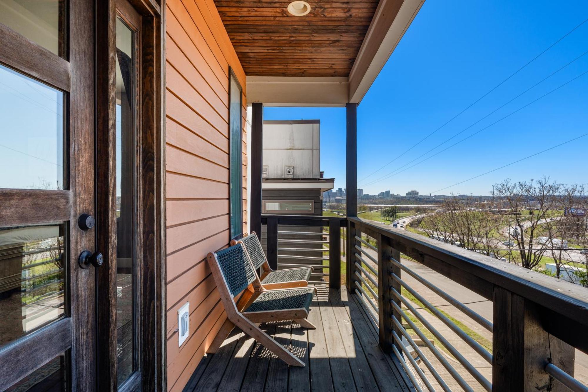 Holiday home Downtown Views With Rooftop Golf Grill And Firepit Only 8min To Broadway *