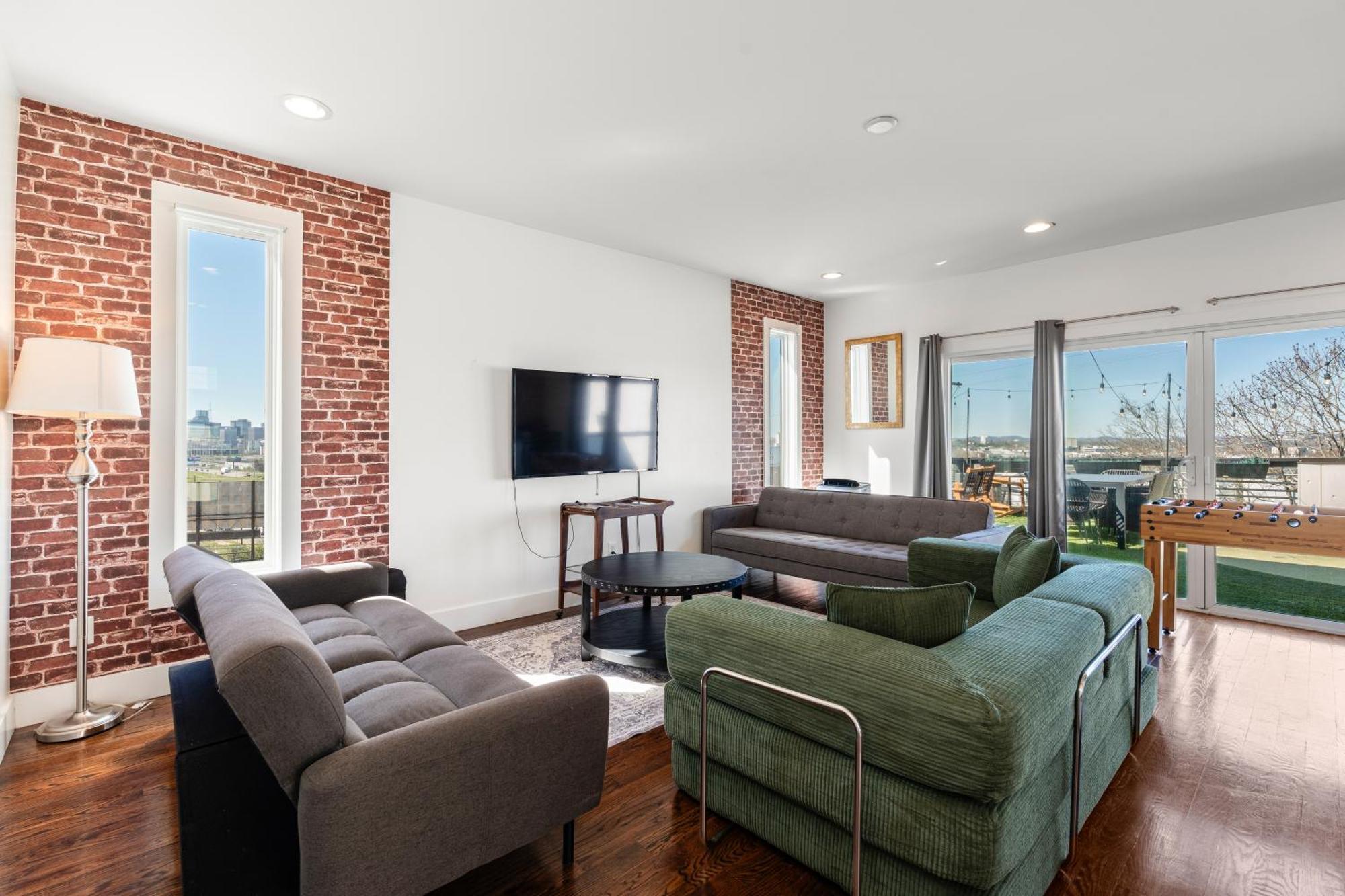 Holiday home 8min To Downtown With Rooftop Golf Grill And Firepit *