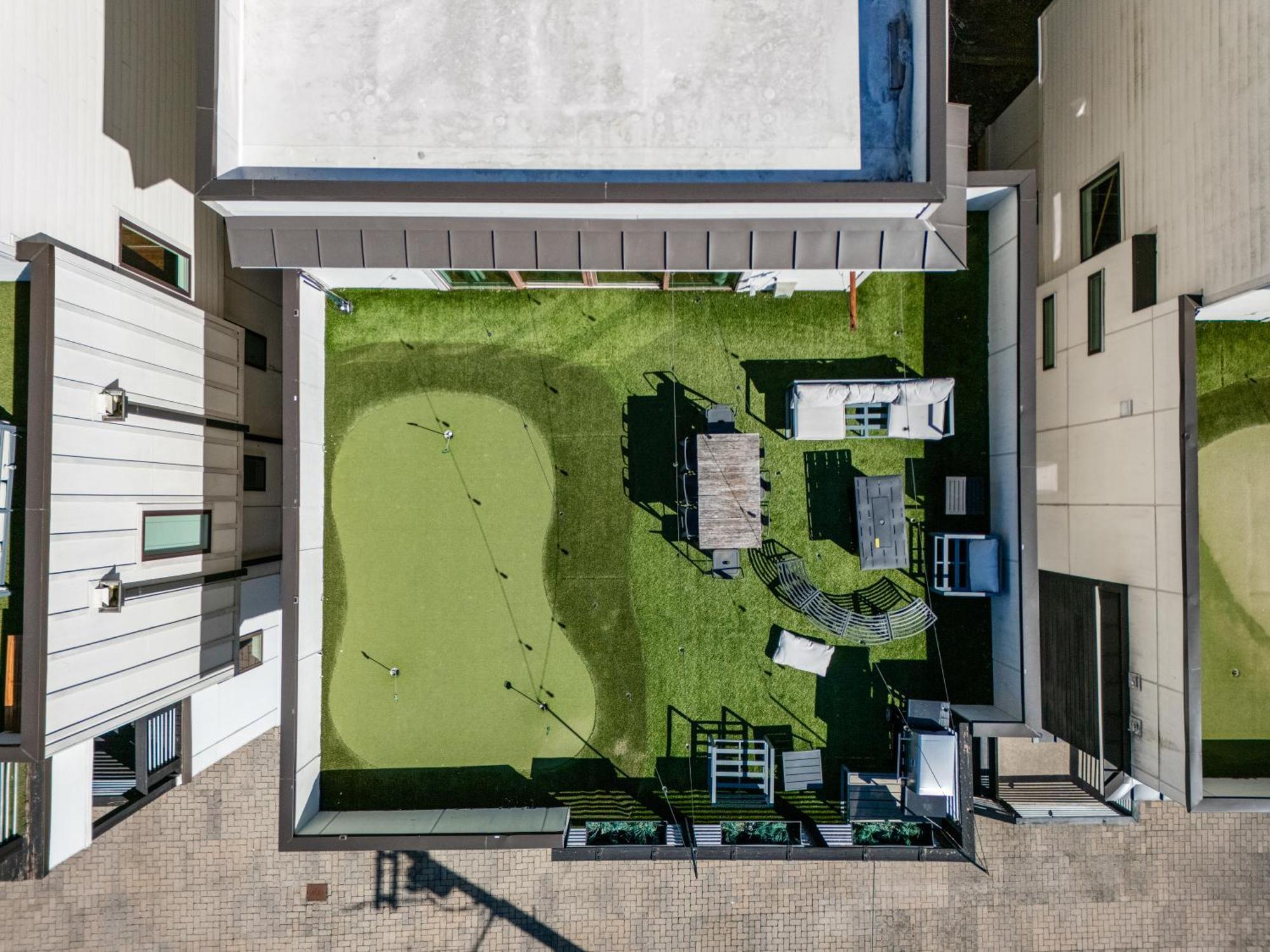 Holiday home Downtown Views With Rooftop Golf Grill And Firepit Only 8min To Broadway *
