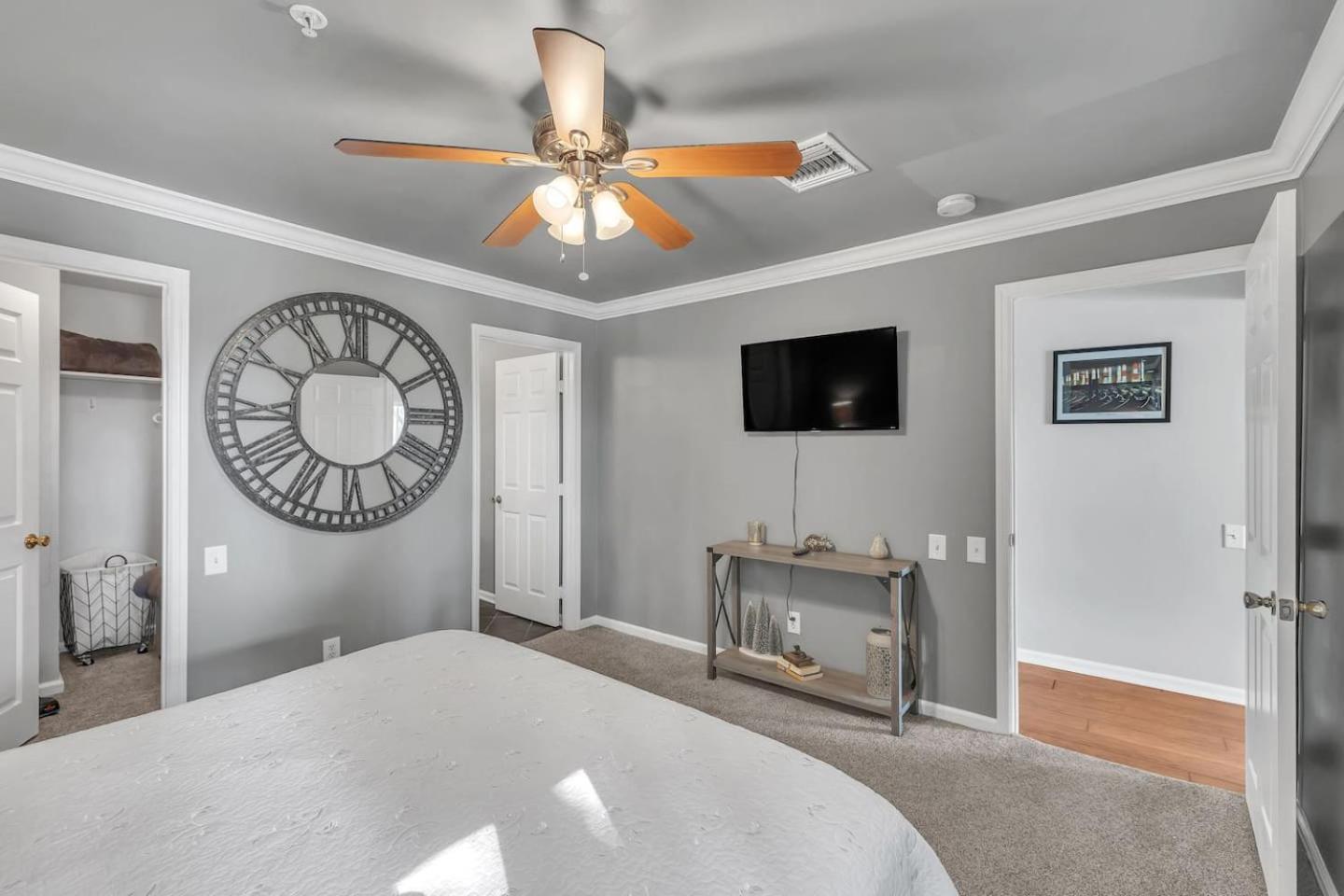 Apartment Walk To Broadway! 2Br2Bath Condo, Sleeps 6, Pool Nashville