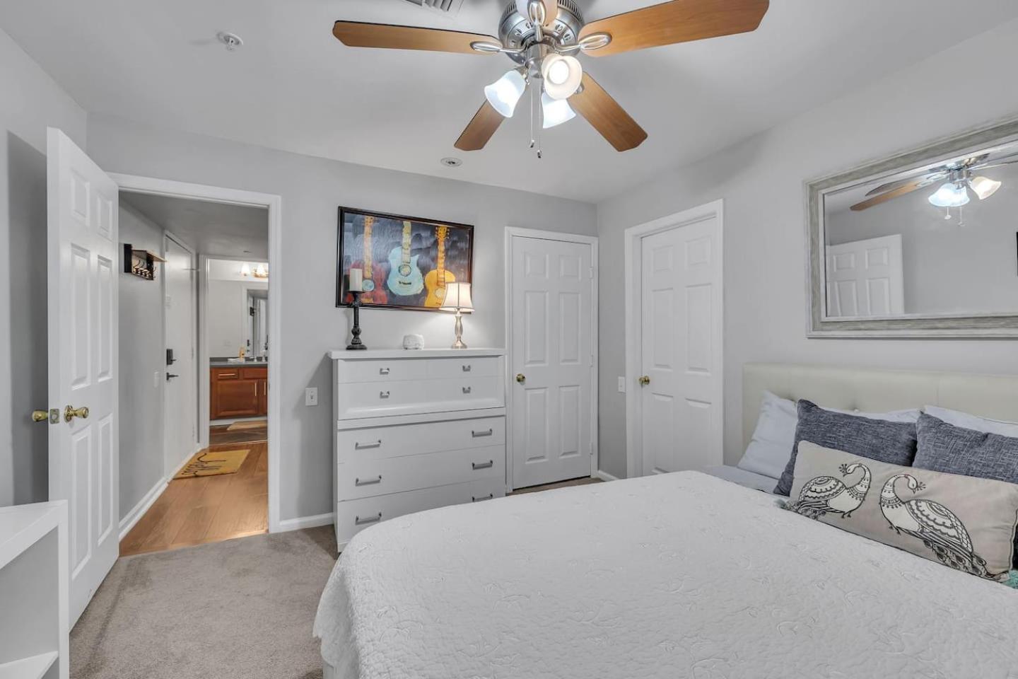 Apartment Walk To Broadway! 2Br2Bath Condo, Sleeps 6, Pool Nashville