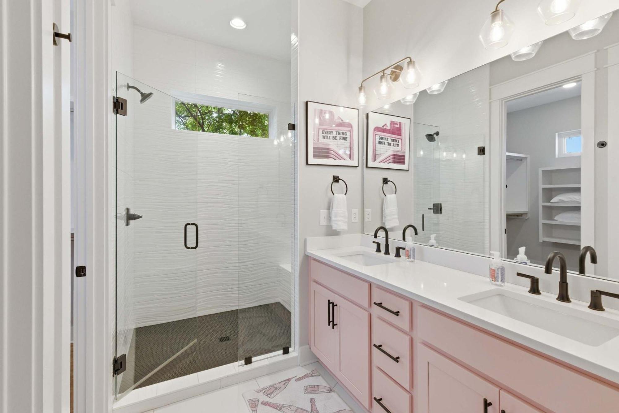 Designer Single Family House-rooftop- Hot Tub Holiday home Nashville
