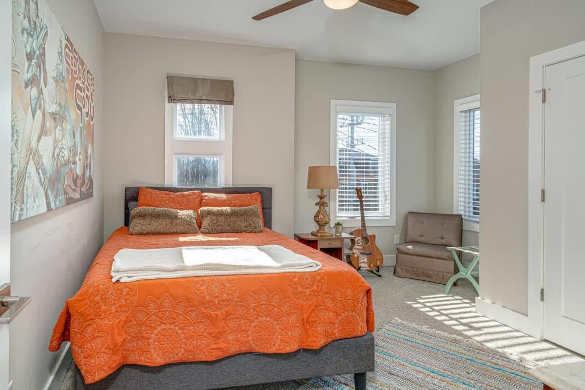 Holiday home Cultured Coach - Music Row - Mins To Downtown