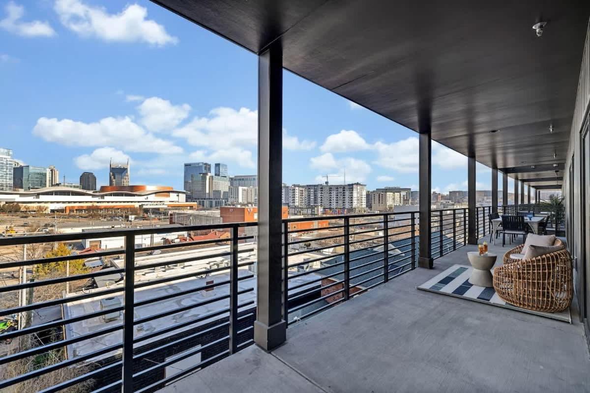 Hyve-the Cosmo-walk To Broadway Nashville