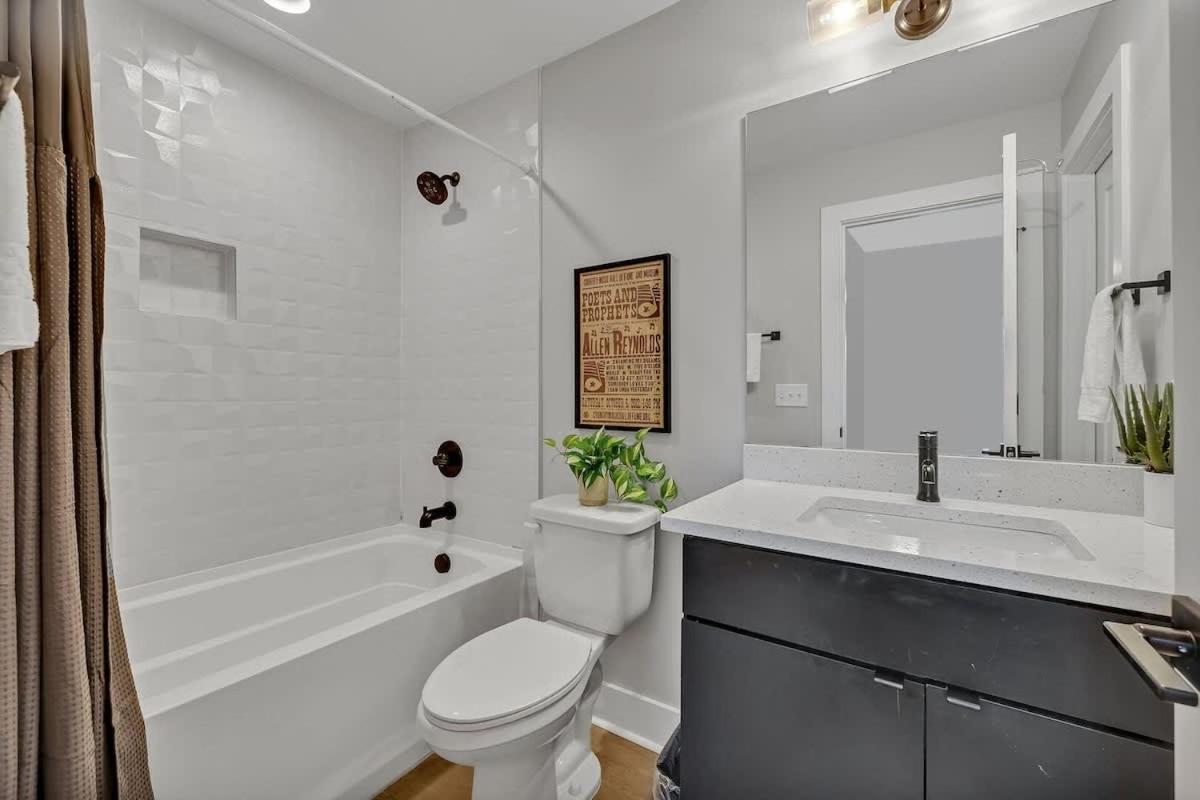Downtown Dolly - Heart Of Gulch - Rooftop Hot Tub Holiday home *