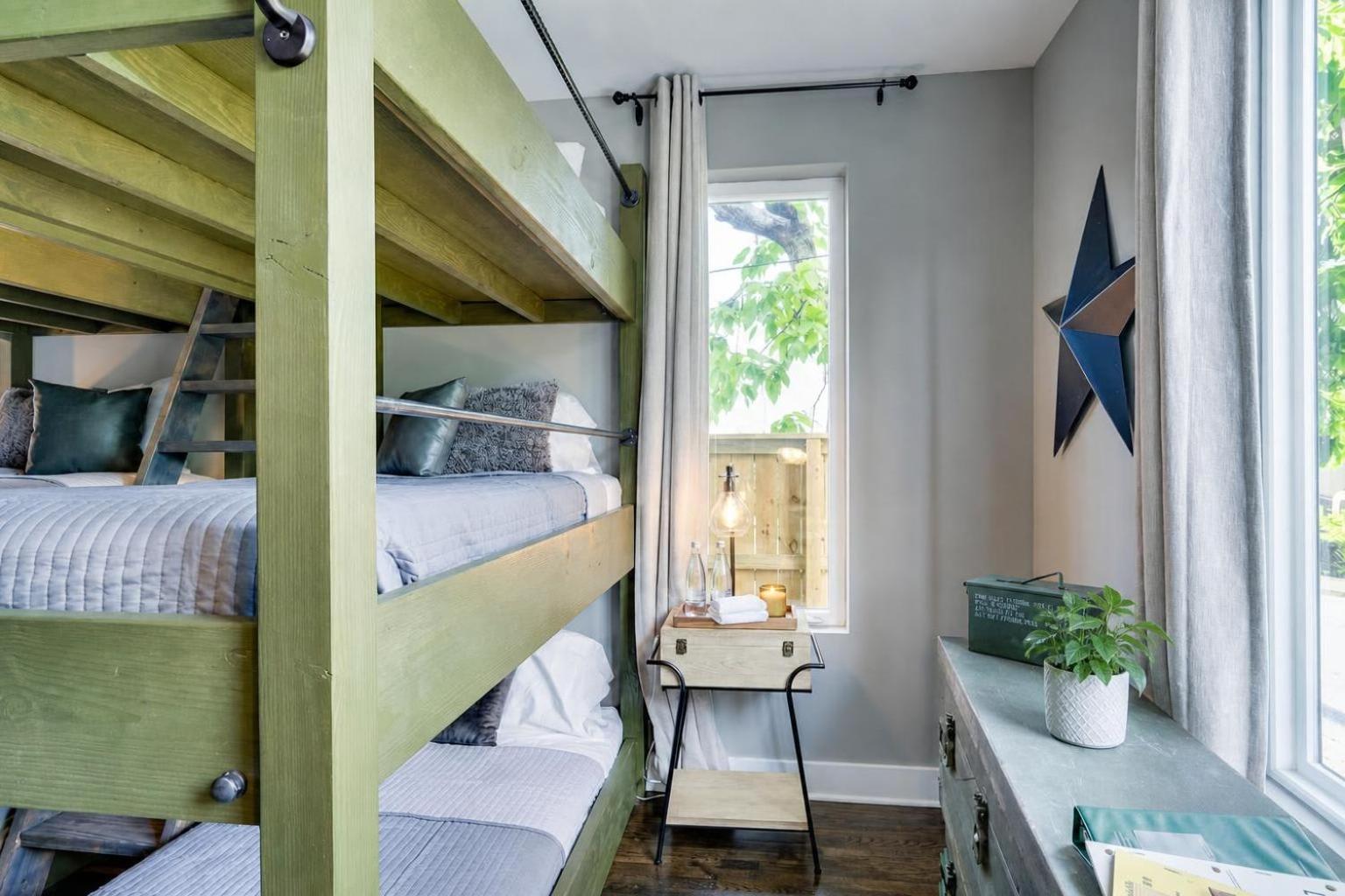 New Nashvegas Downtown Rooftop Views 13beds * Nashville