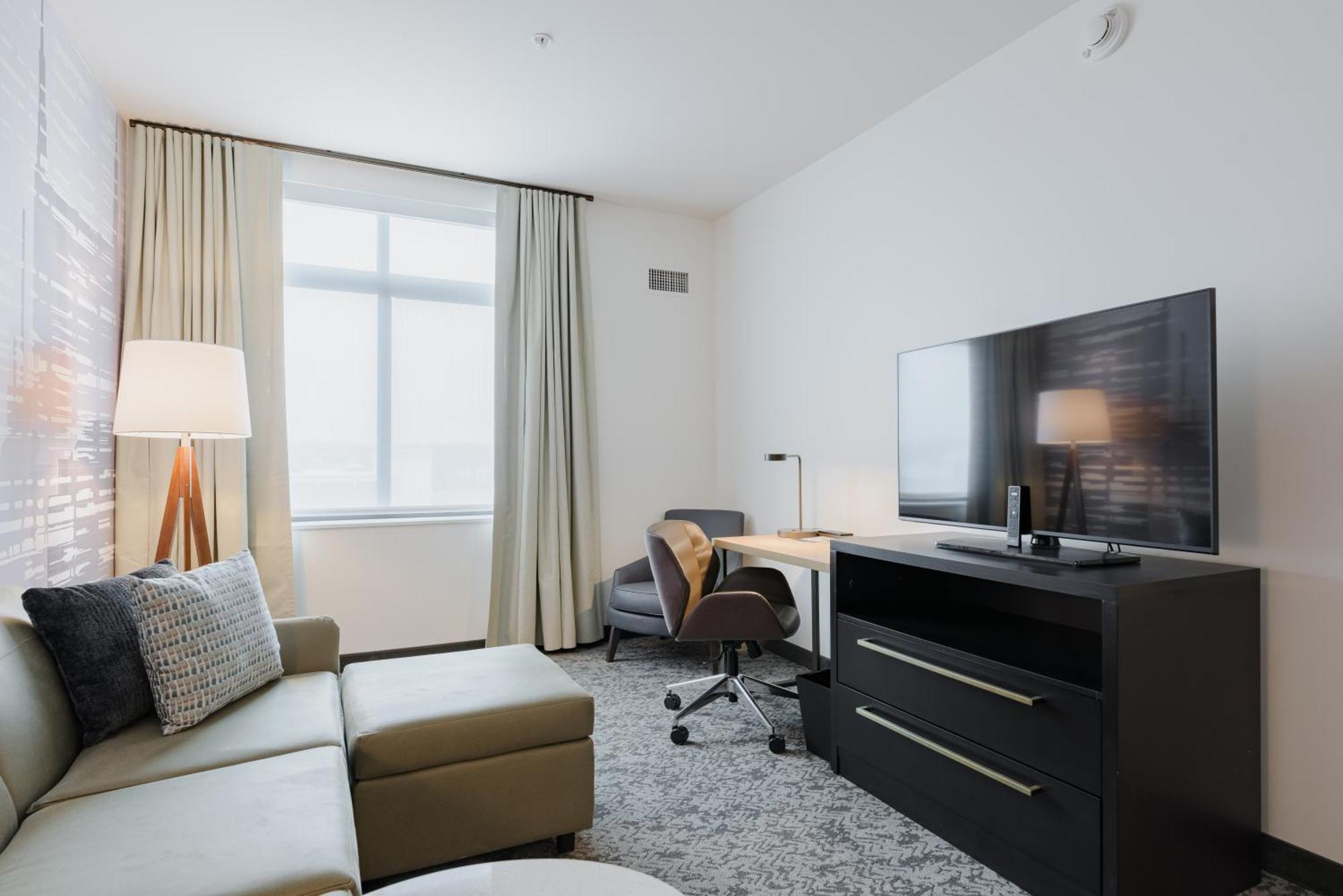 Hotel By Marriott Metro Center Nashville