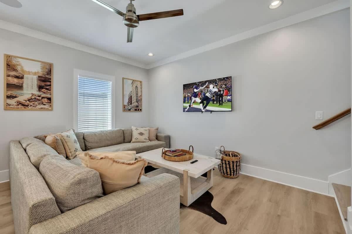 Holiday home Soprano - Private Rooftop - 8 Mins To Broadway *