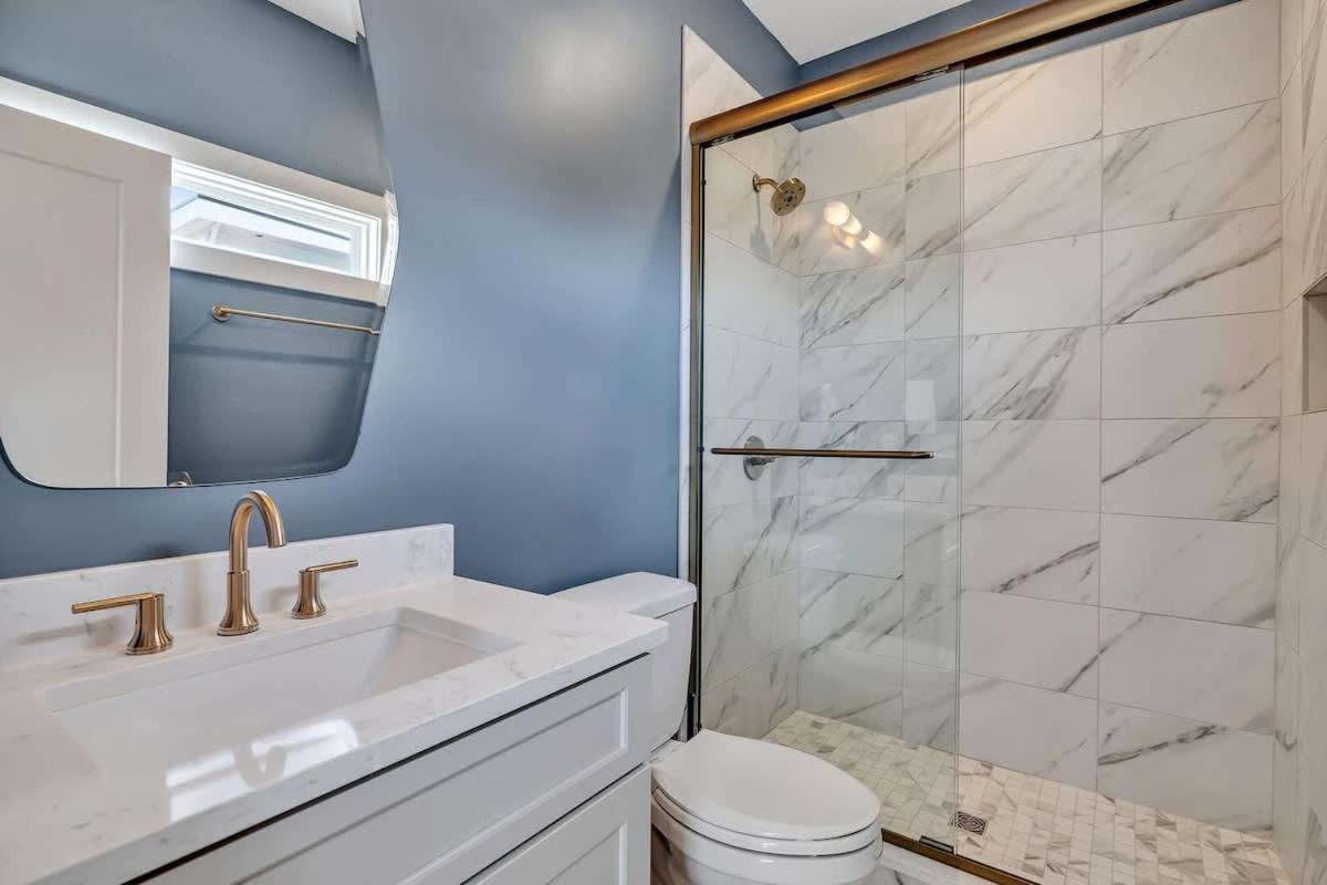Bass - Private Rooftop - 8 Mins To Broadway Holiday home