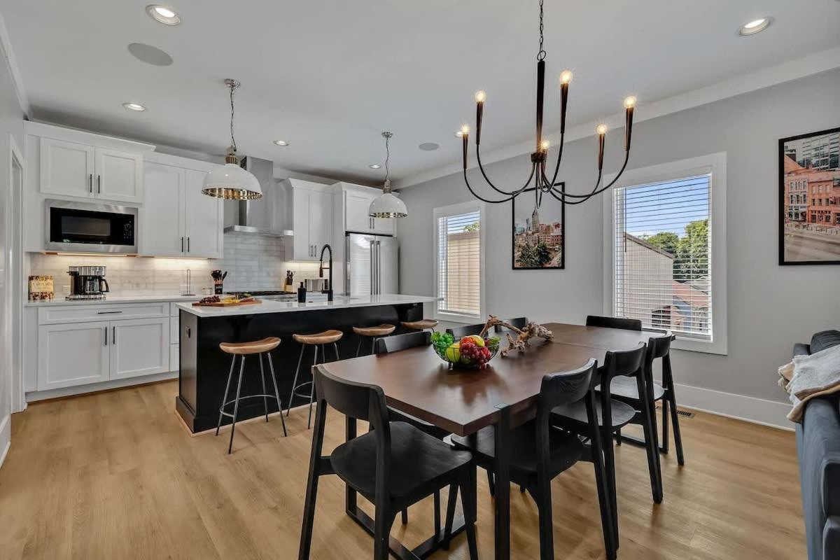 Double Treble - 2 Townhomes - Private Rooftops Holiday home *