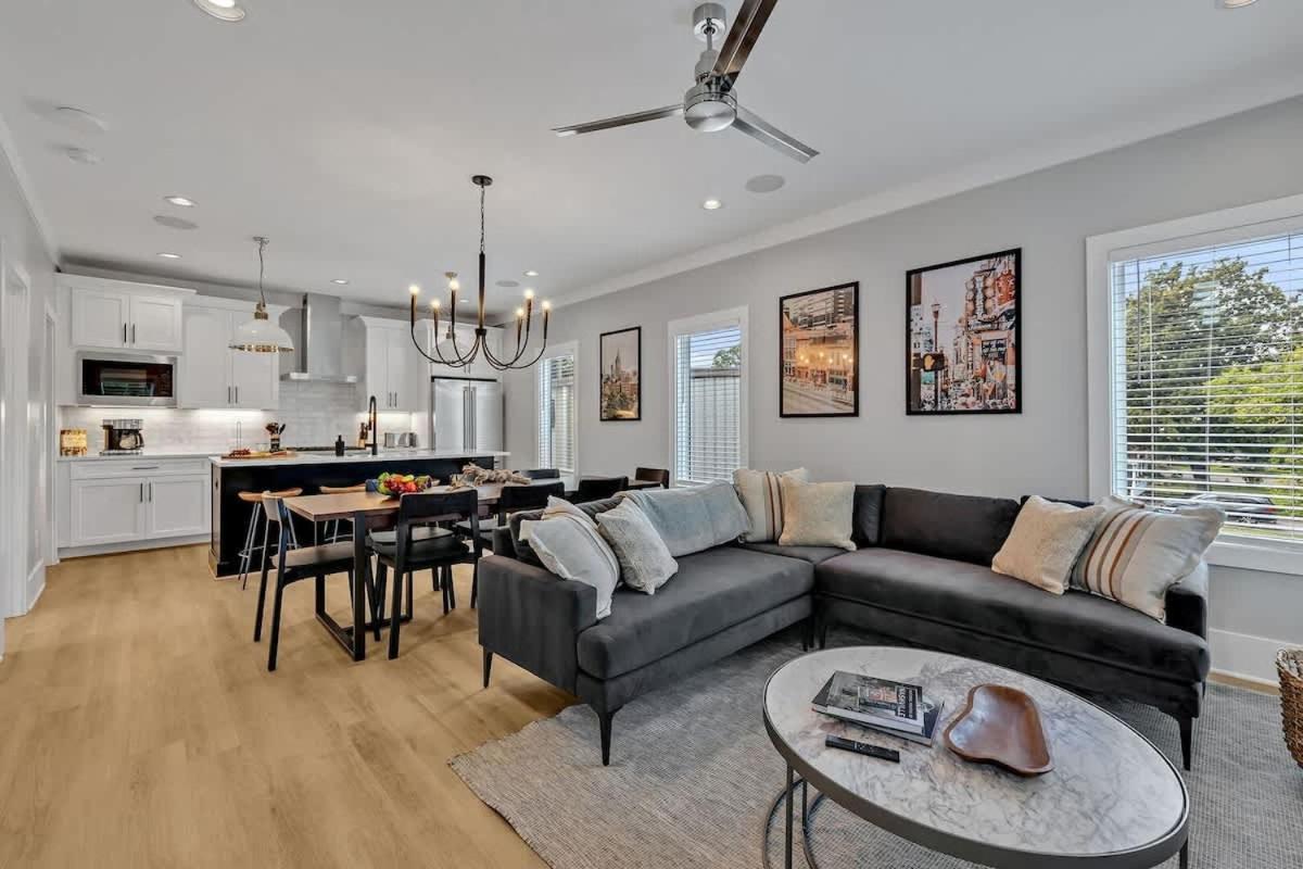 Double Treble - 2 Townhomes - Private Rooftops Holiday home *