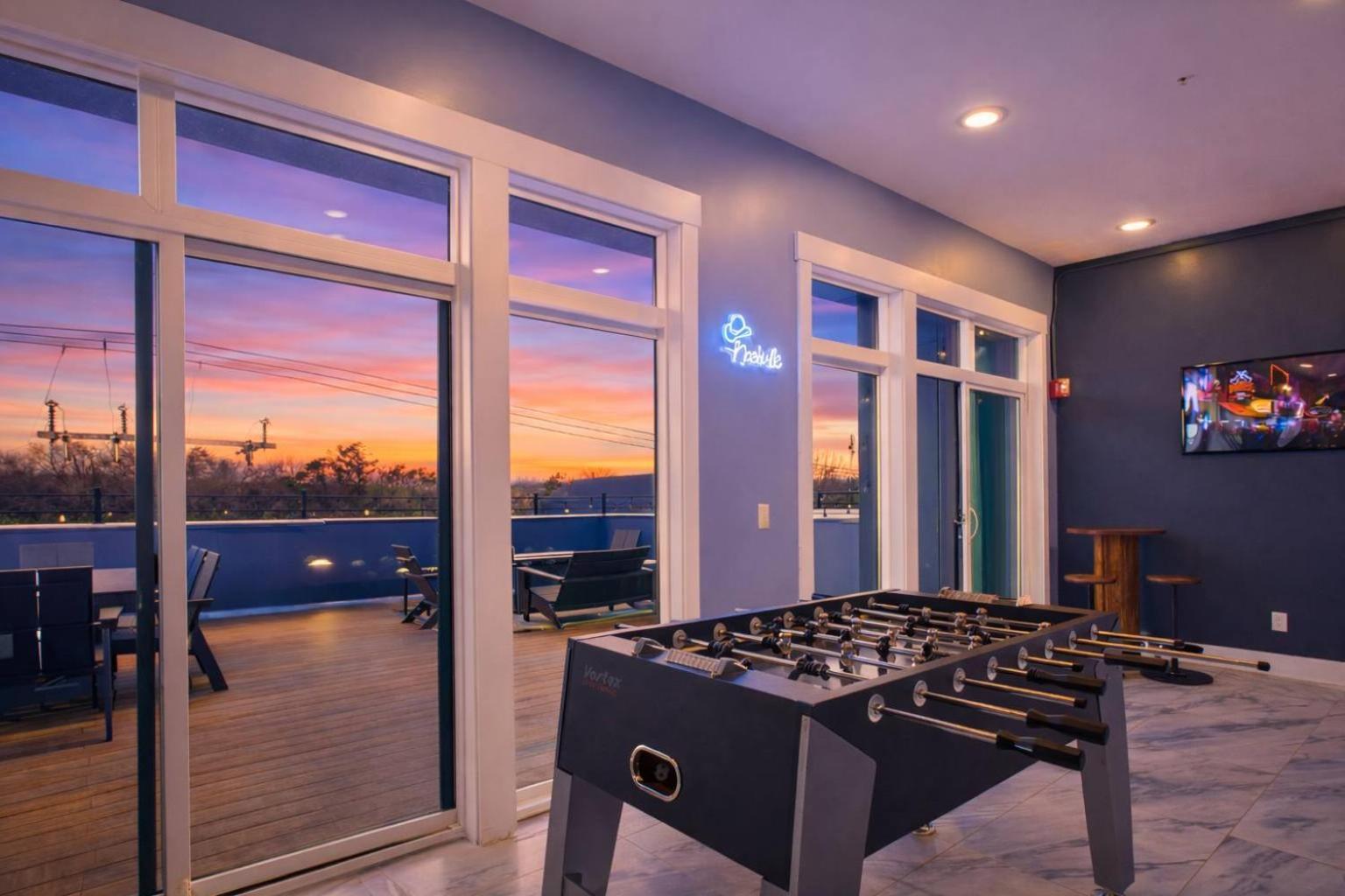 Gallatin Retreat-private Balcony-in East Nashville
