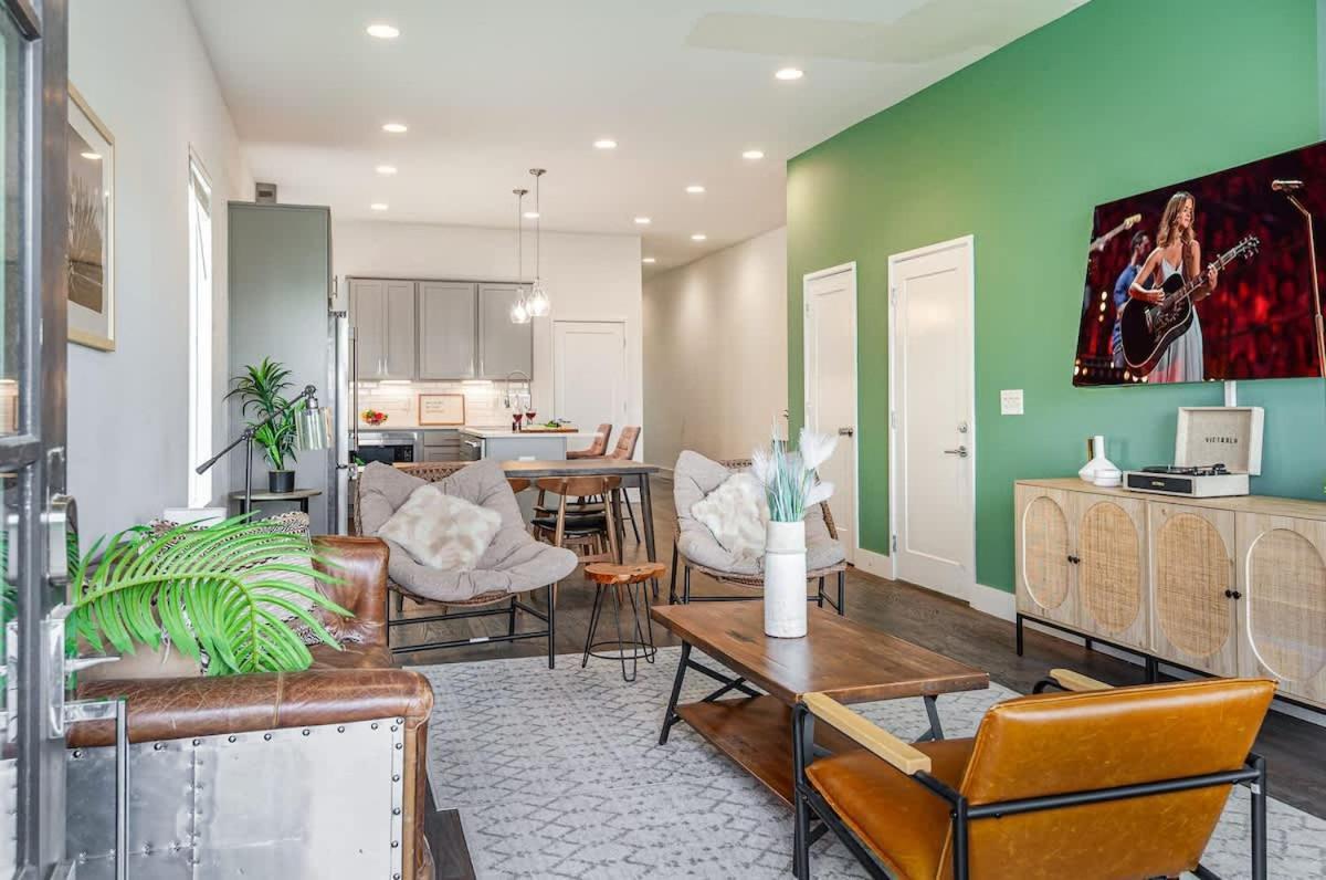 Double Time - Ping-pong Table - Mins To Germantown Holiday home