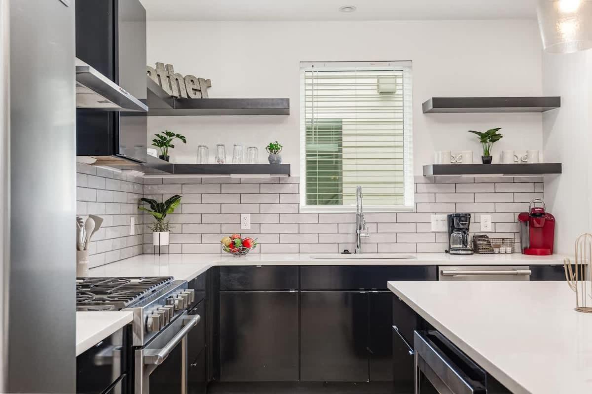 Citrine-private Patio & Balcony-near Germantown