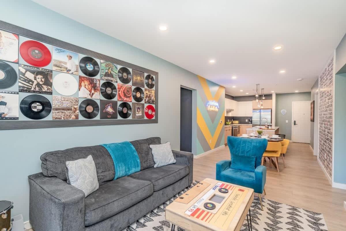 Holiday home Hyve - Neon Lights - Pool & Gym - Walk To Broadway Nashville